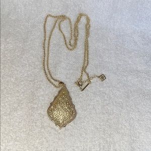 Gold Kendra Scott Necklace